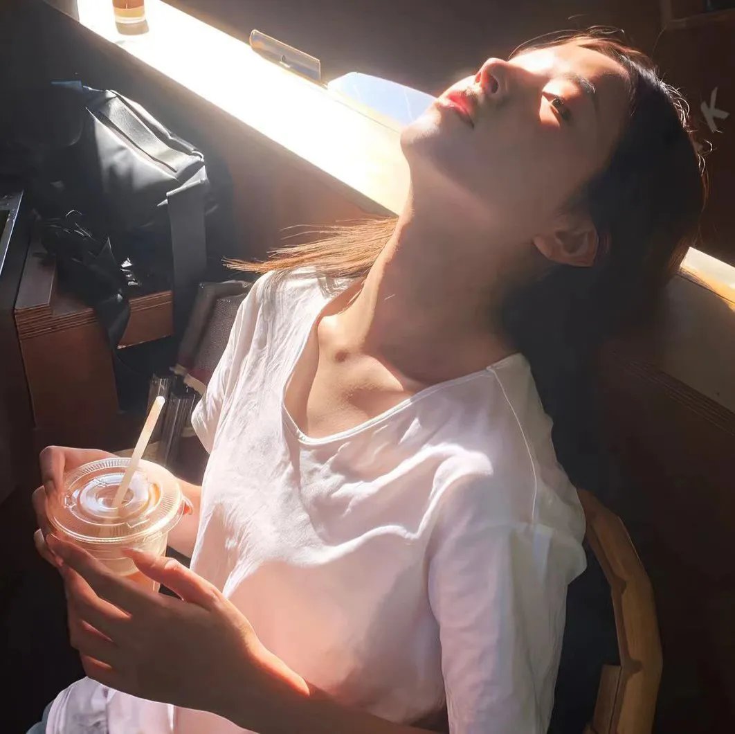 午夜下的刺花